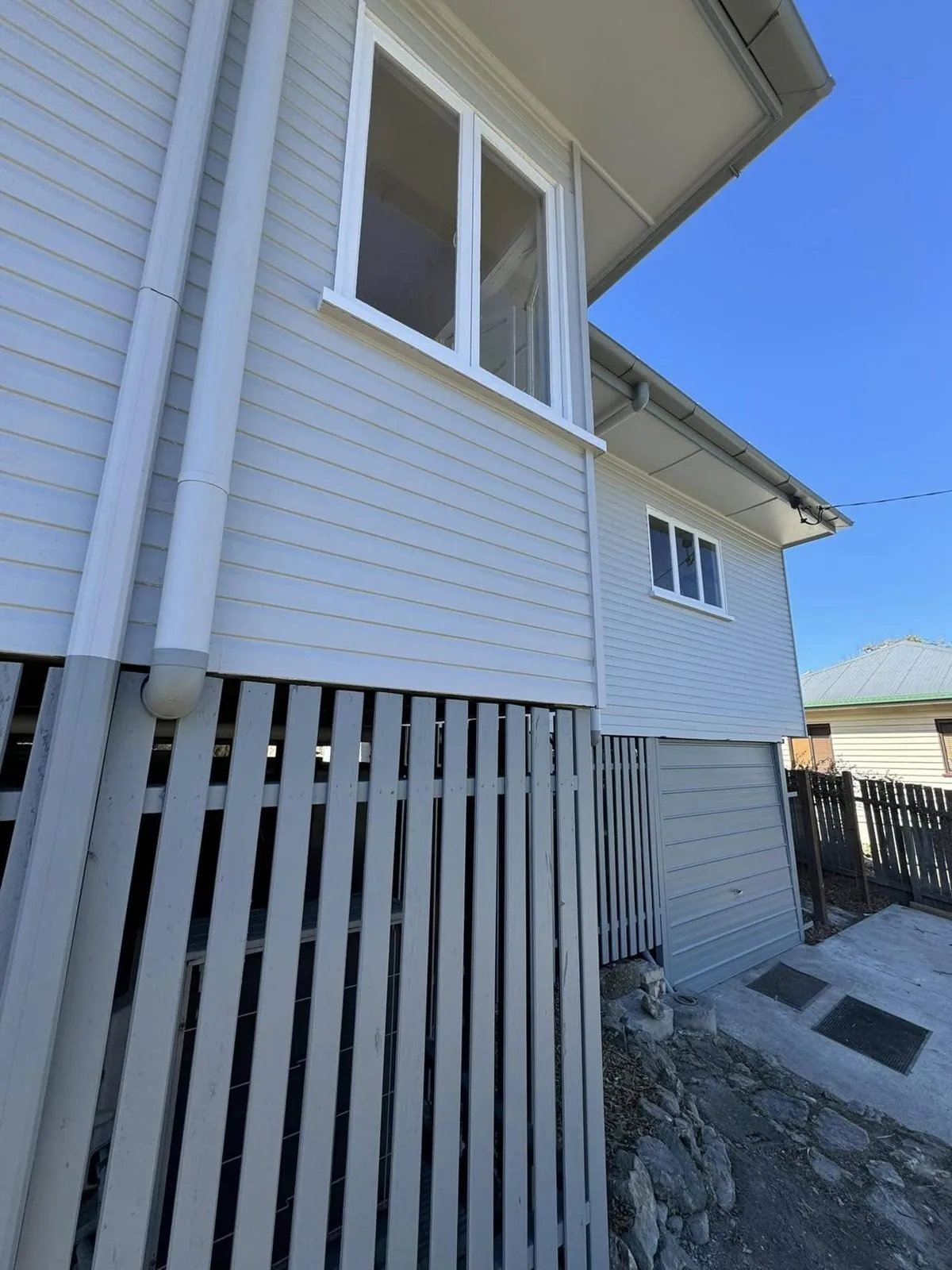 Weatherboard house exterior, photo 1