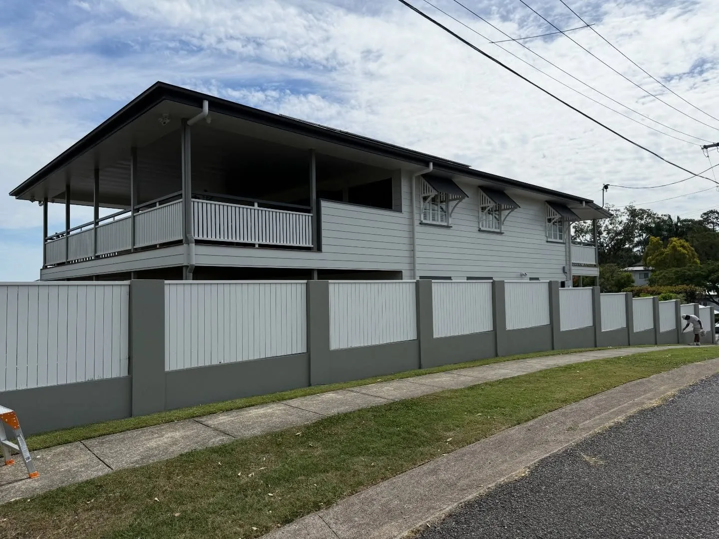 Queenslander exterior repaint, Stafford, photo 1