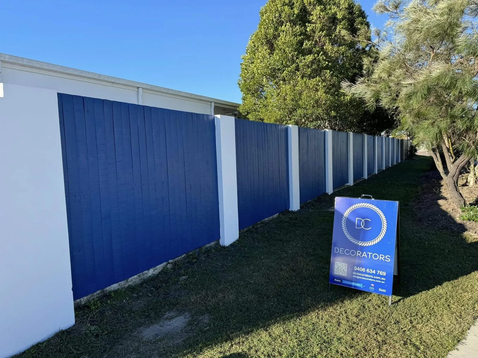 Rendered exterior and blue fence, photo 2