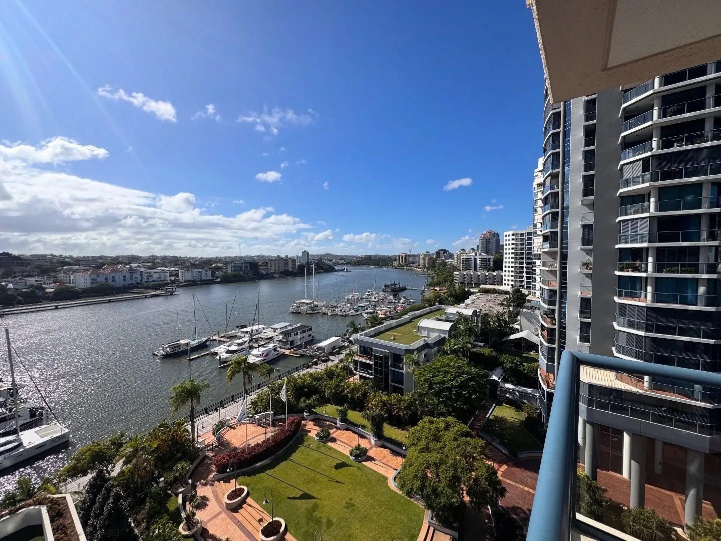 Riverside apartment interior, Kangaroo Point, photo 2