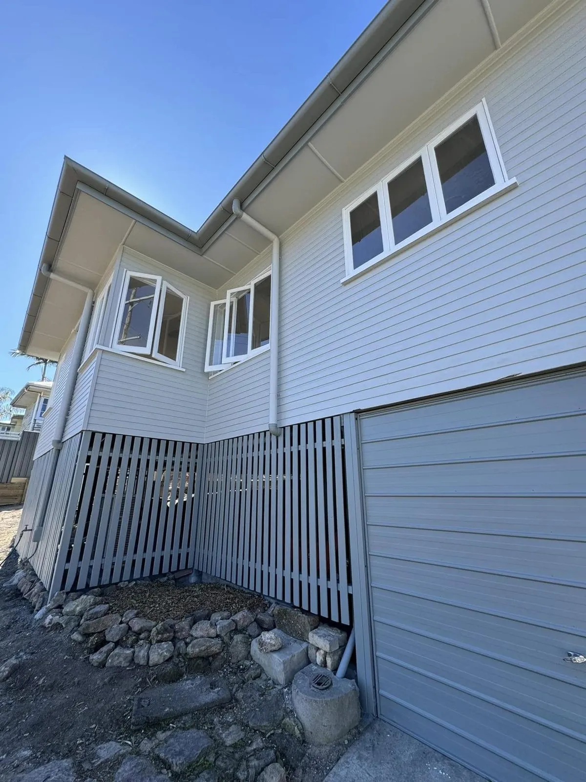 Weatherboard house exterior, photo 2