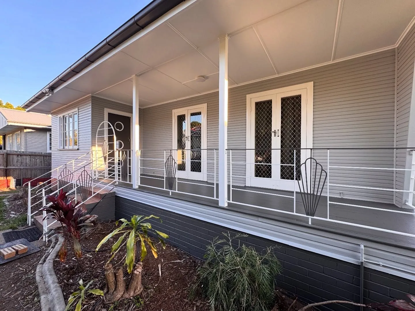 Post-war weatherboard exterior restoration, Annerley, photo 6