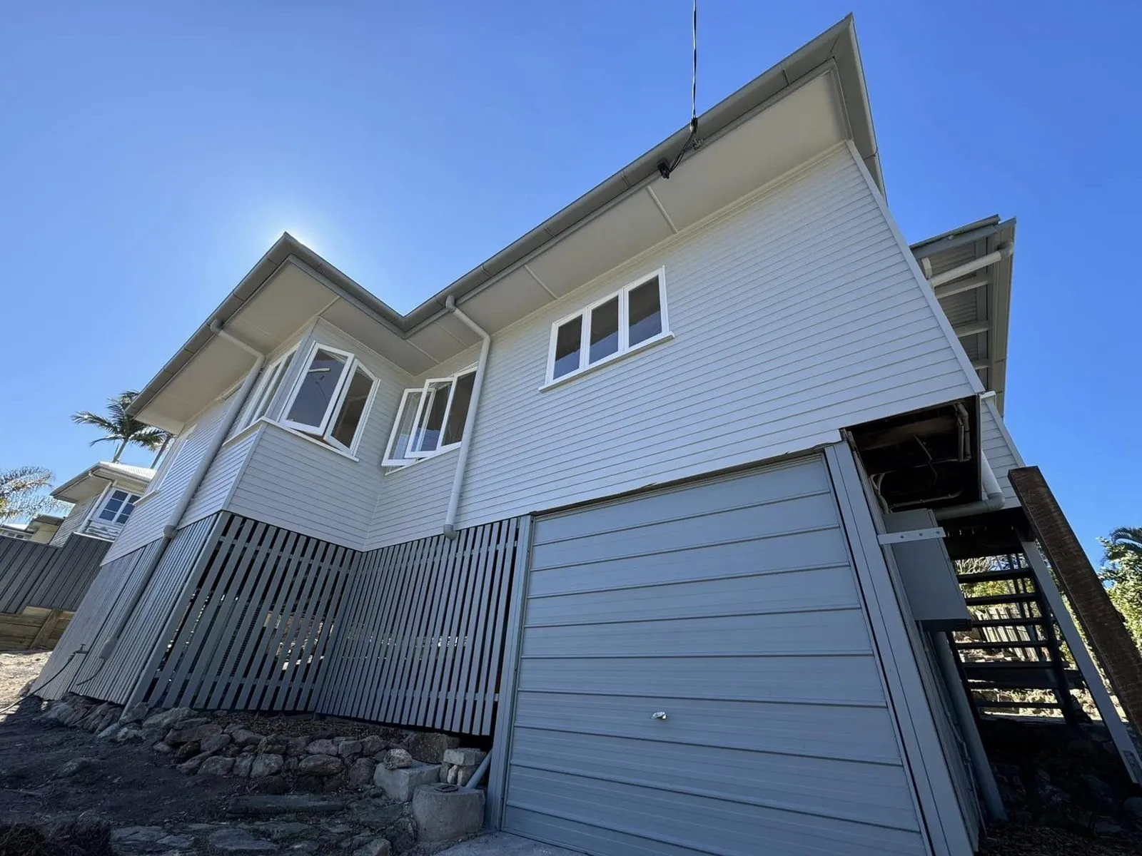 Weatherboard house exterior, photo 6