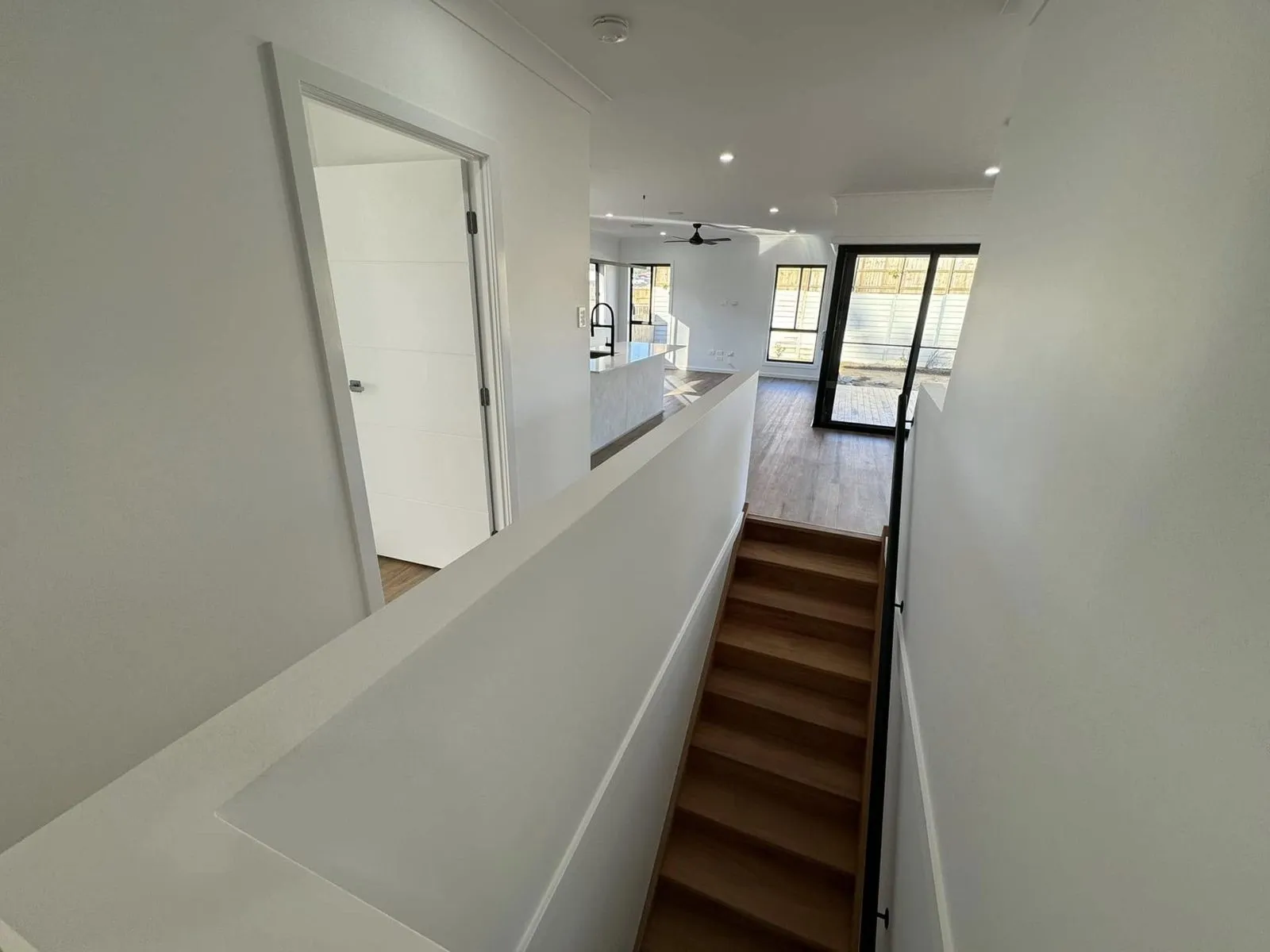 New build, inside and out, Spring Mountain, photo 6