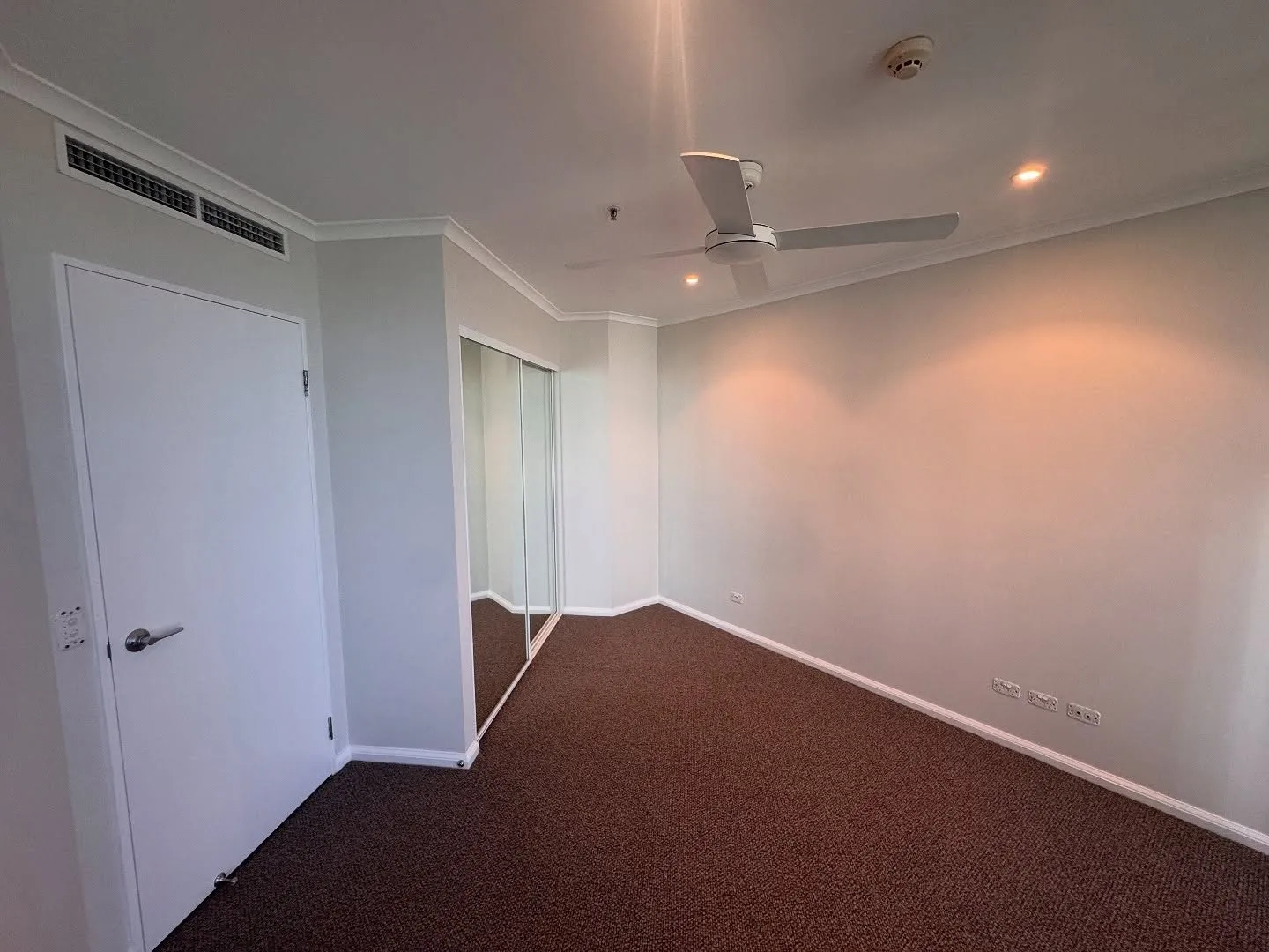 Riverside apartment interior, Kangaroo Point, photo 8